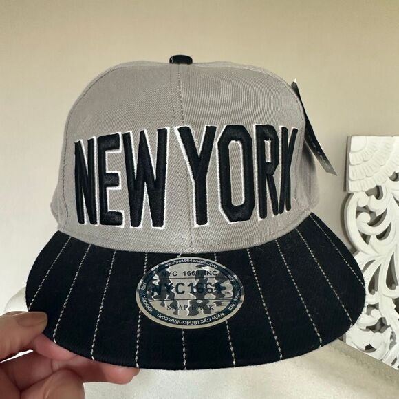 New! New York Snap Back Cap - Picture 2 of 5